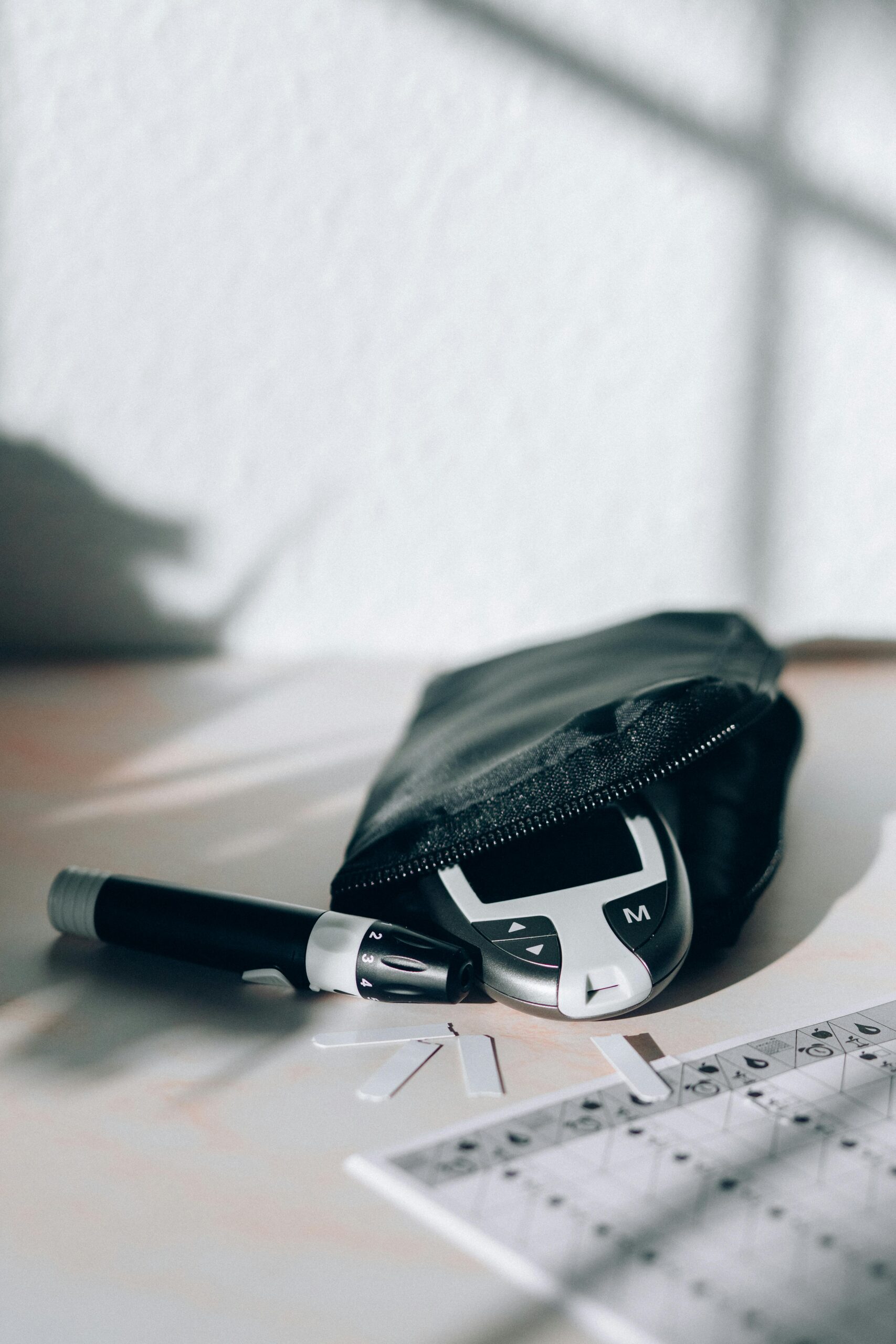 Blood glucose monitor representing insulin resistance and blood sugar control